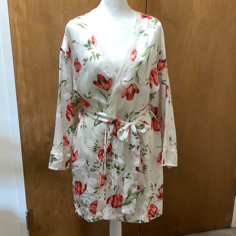 VINTAGE JOSIE TULIP FLOWER LINGERIE SATIN ROBE